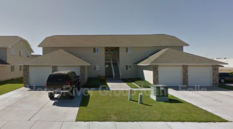 3184 Chasewood Dr, Ammon, ID 83406