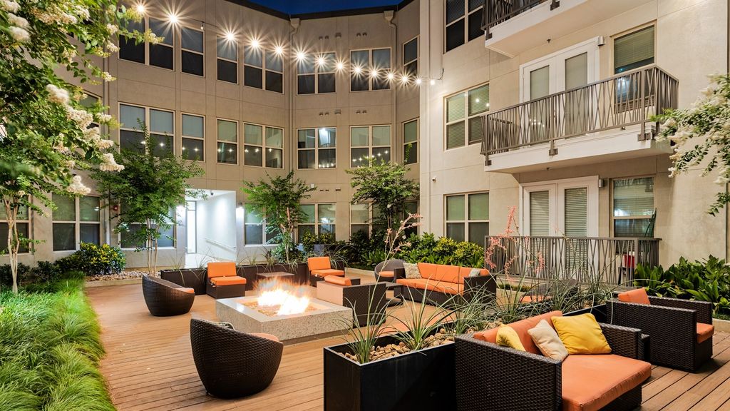3650 Cedarplaza Ln, Dallas, TX 75209