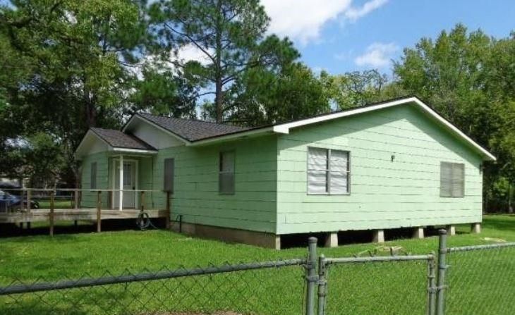 4205 Walker Dr, Bay City, TX 77414