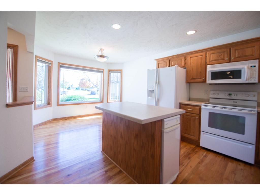 1104 Freedom Ave NE, New Prague, MN 4 Bed, 3 Bath Townhouse 8