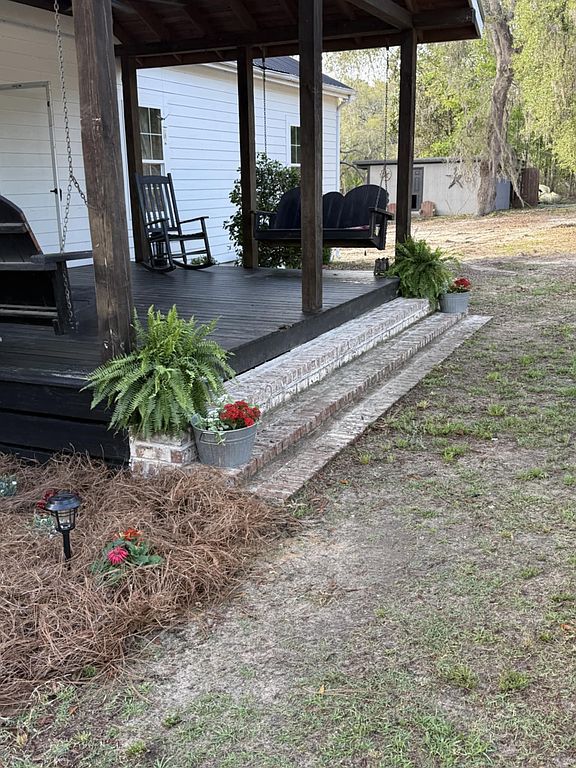 98 Stewart Ln, Douglas, GA 31535