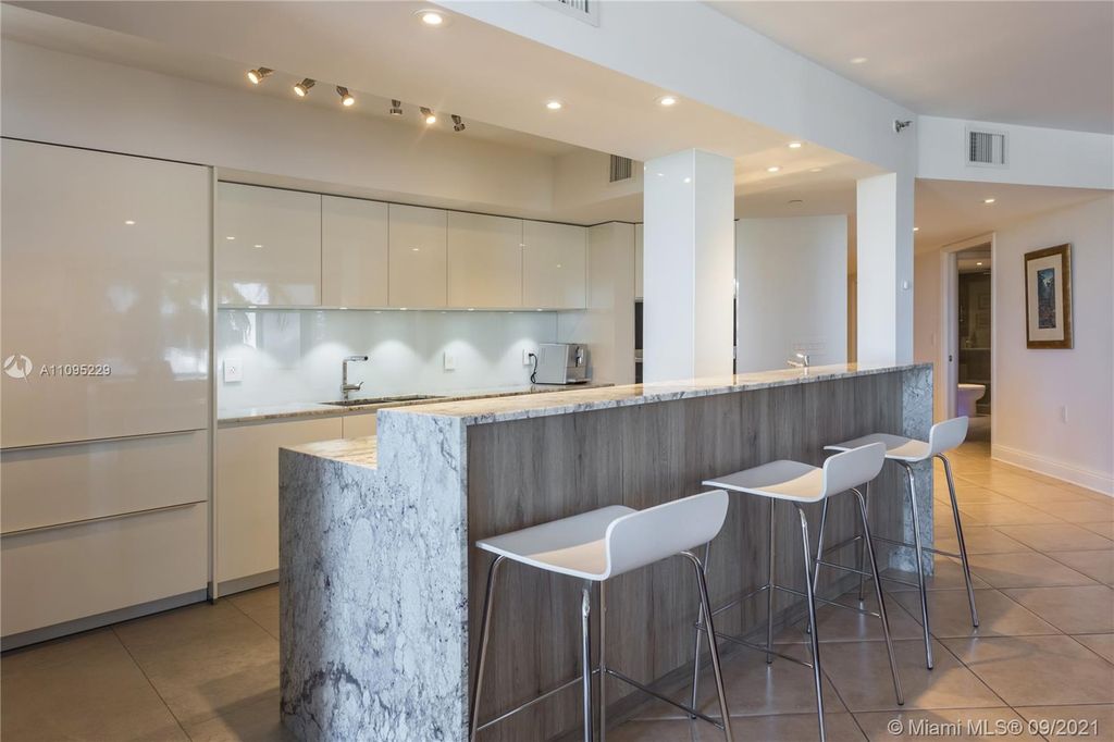 8925 Collins Ave #3G, Miami Beach, FL 33154