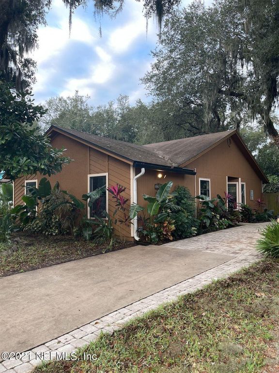 2222 Cypress Landing Dr, Jacksonville, FL 32233