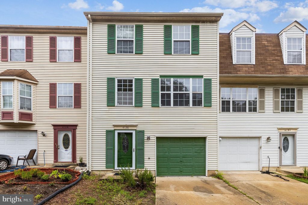 4128 Silver Park Ter, Suitland, MD 20746