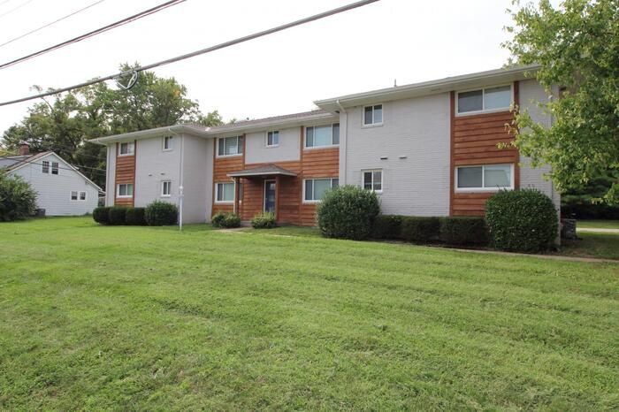 6020 Metcalf Ln #2A, Mission, KS 66202