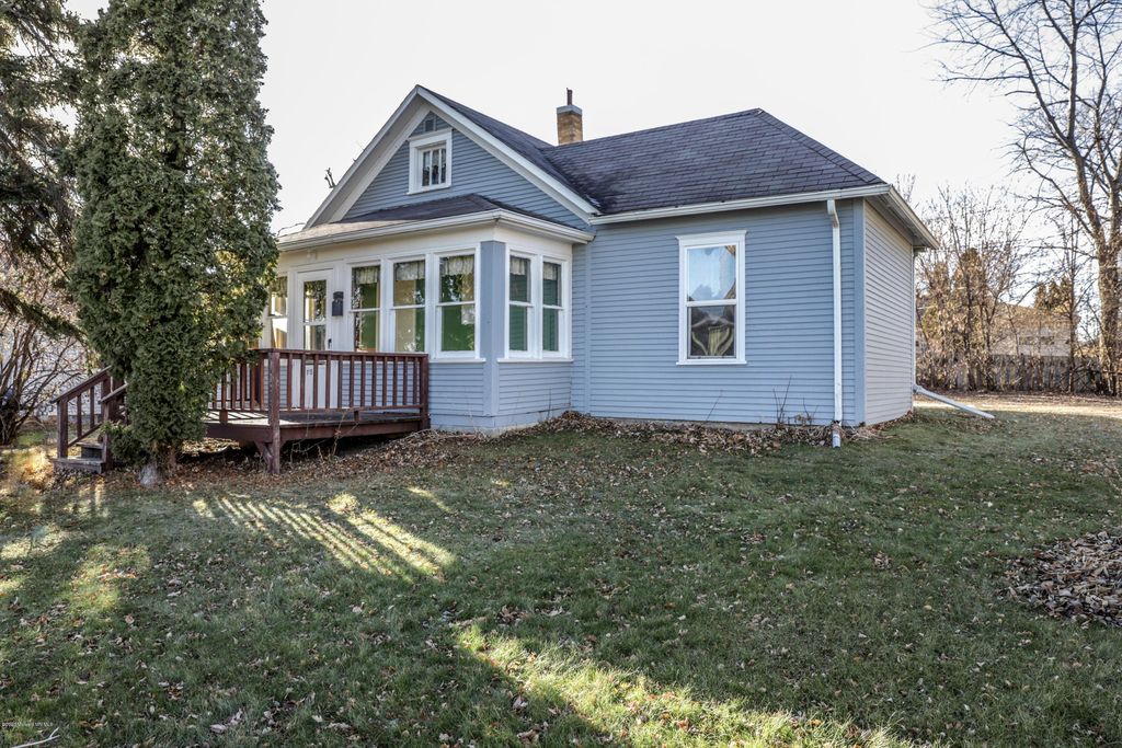 1215 N Oak St, Fergus Falls, MN 56537 Trulia
