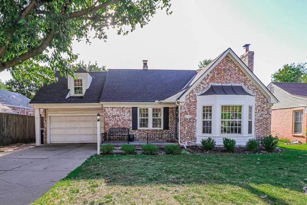 243 N Old Manor Rd, Wichita, KS 67208