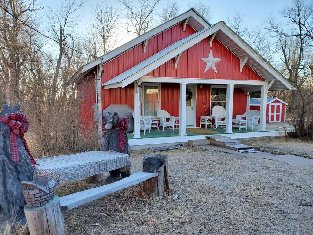 207 S  Main St, Wilmore, KS 67155