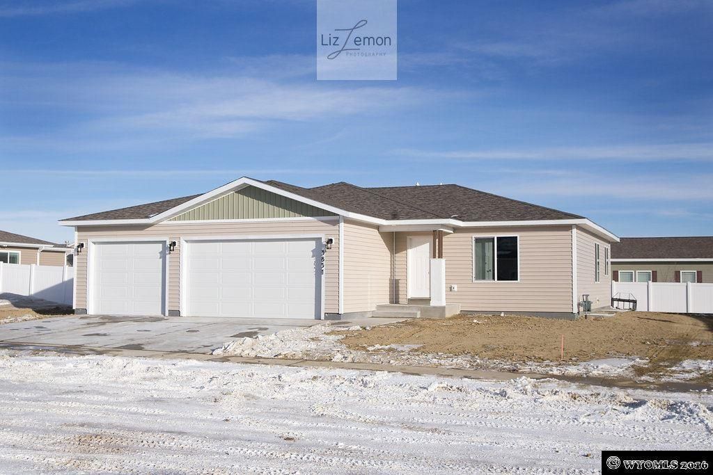 3851 Sandhill St, Rock Springs, WY 82901