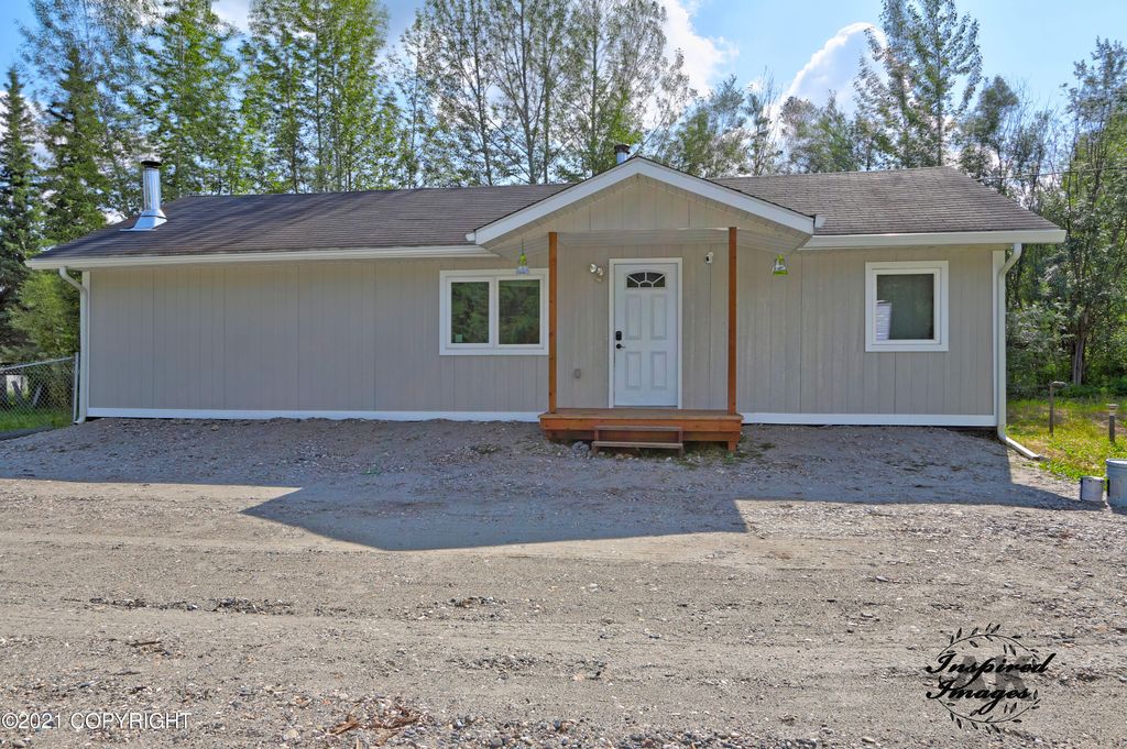 2995 Vfw St, North Pole, AK 99705