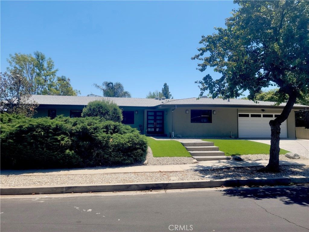 5760 Ostin Ave, Woodland Hills, CA 91367