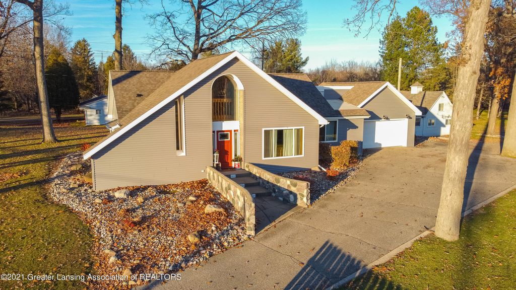 3740 Zimmer Rd, Williamston, MI 48895