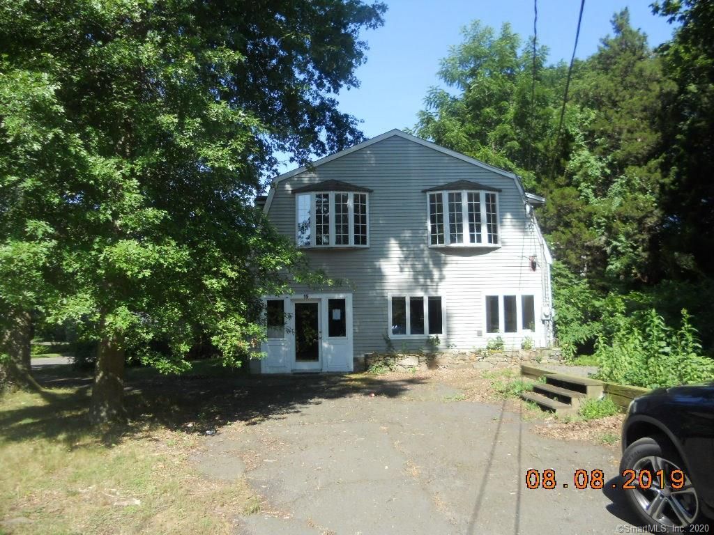 15 Mafre Dr, Guilford, CT 06437