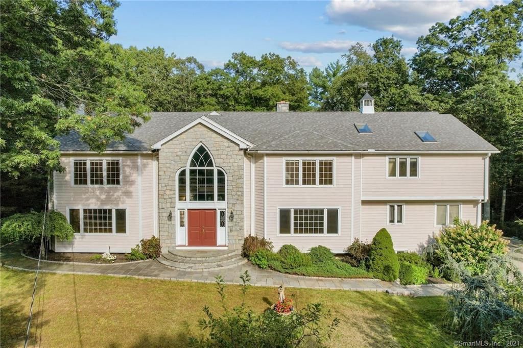 4 Herrmann Ln, Easton, CT 06612