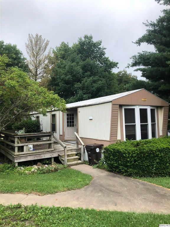 83 Center St, Augusta, IL 62311