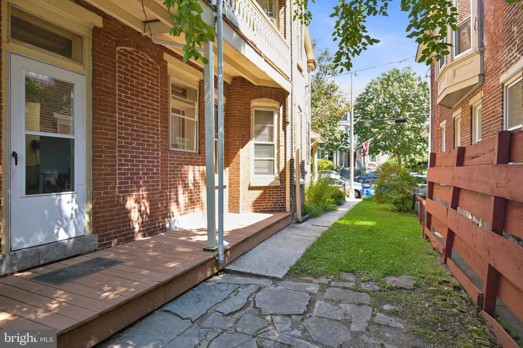 63 N Hanover St, Pottstown, PA 19464