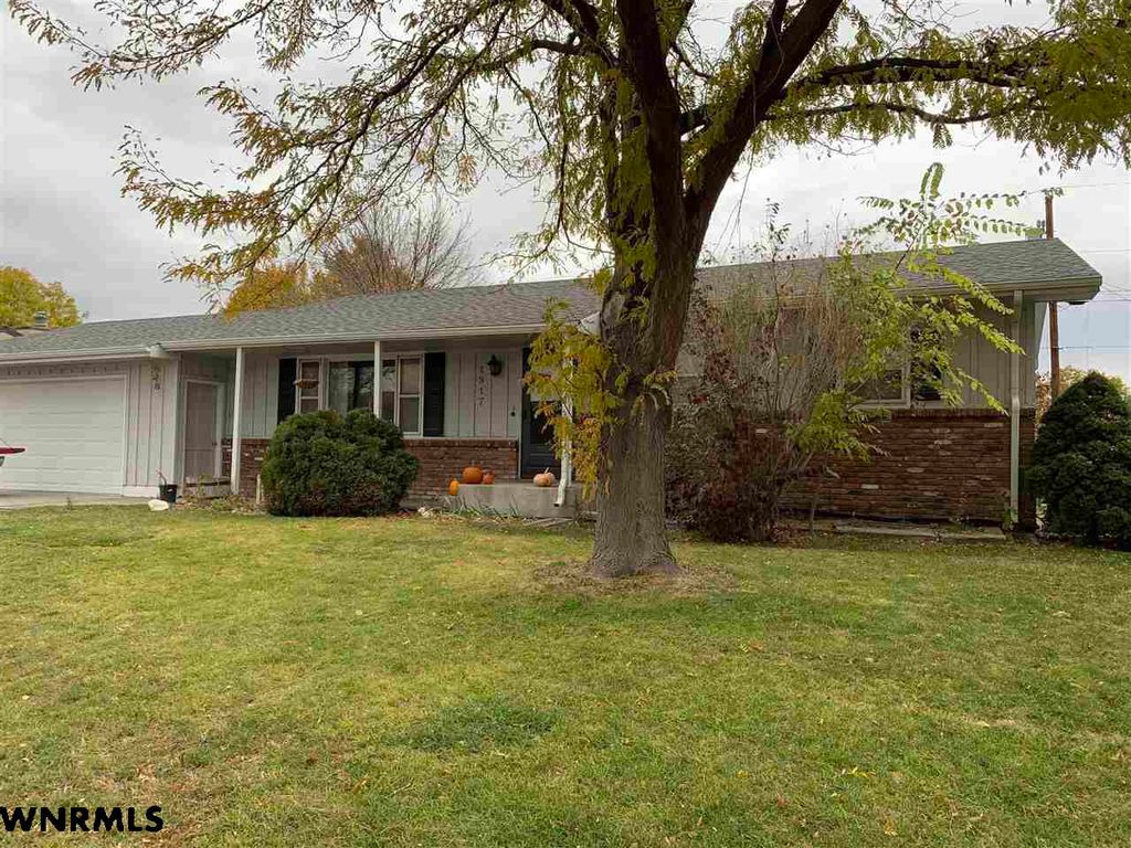 1917 E 29th St, Scottsbluff, NE 69361
