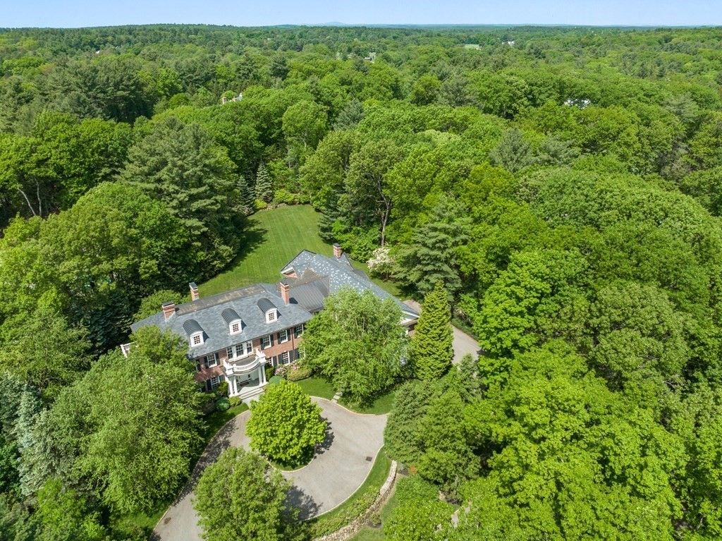 140 Meadowbrook Rd, Weston, MA 02493