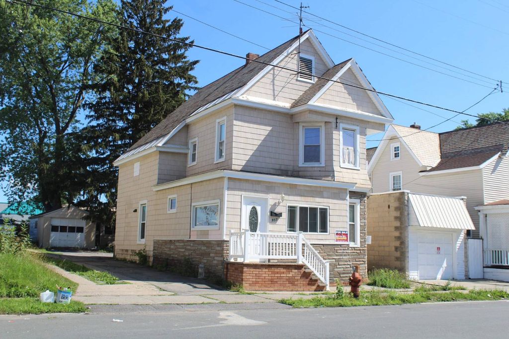 957 Francis Ave, Schenectady, NY 12303