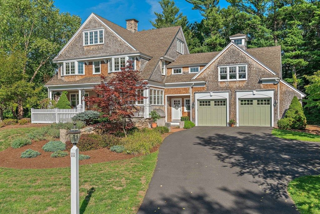 111 South St, Norwell, MA 5 Bed, 5 Bath SingleFamily Home 32
