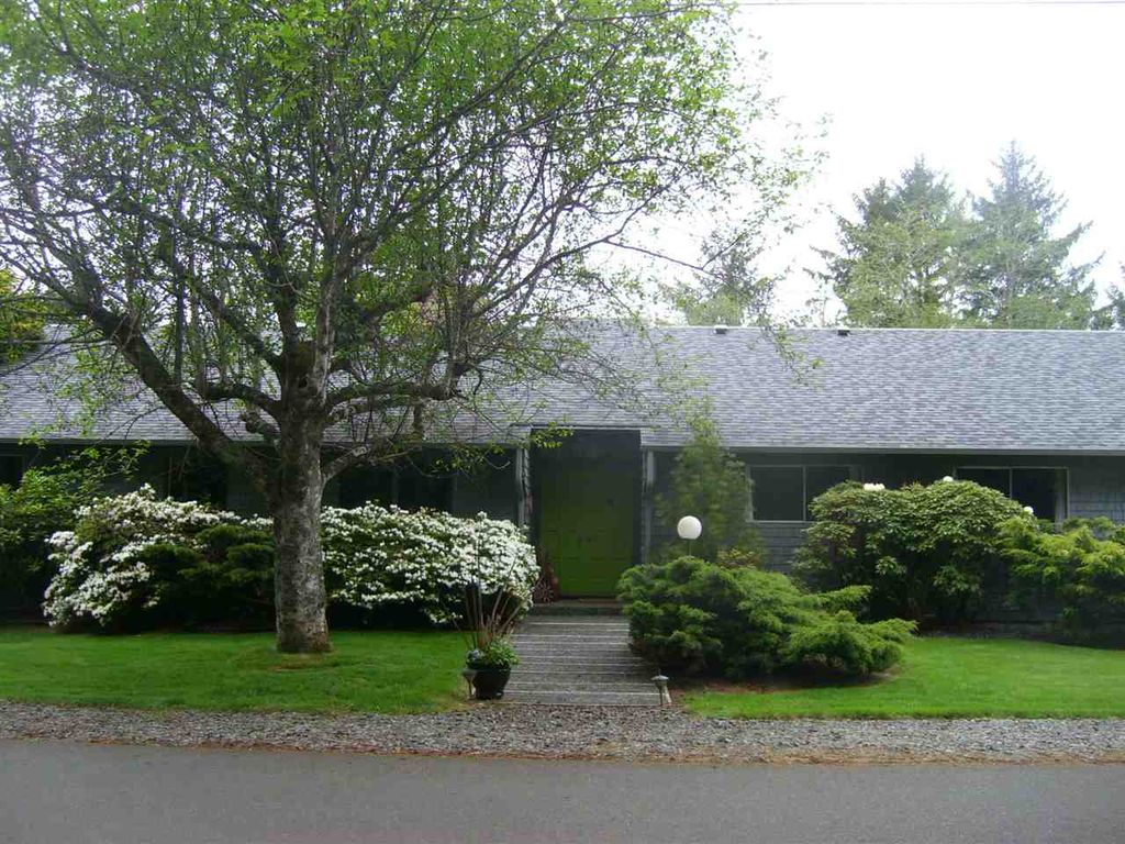 261 James Rd, Crescent City, CA 4 Bed, 2 Bath Single