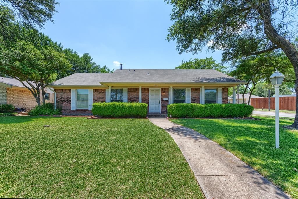11206 Quail Run St, Dallas, TX 75238