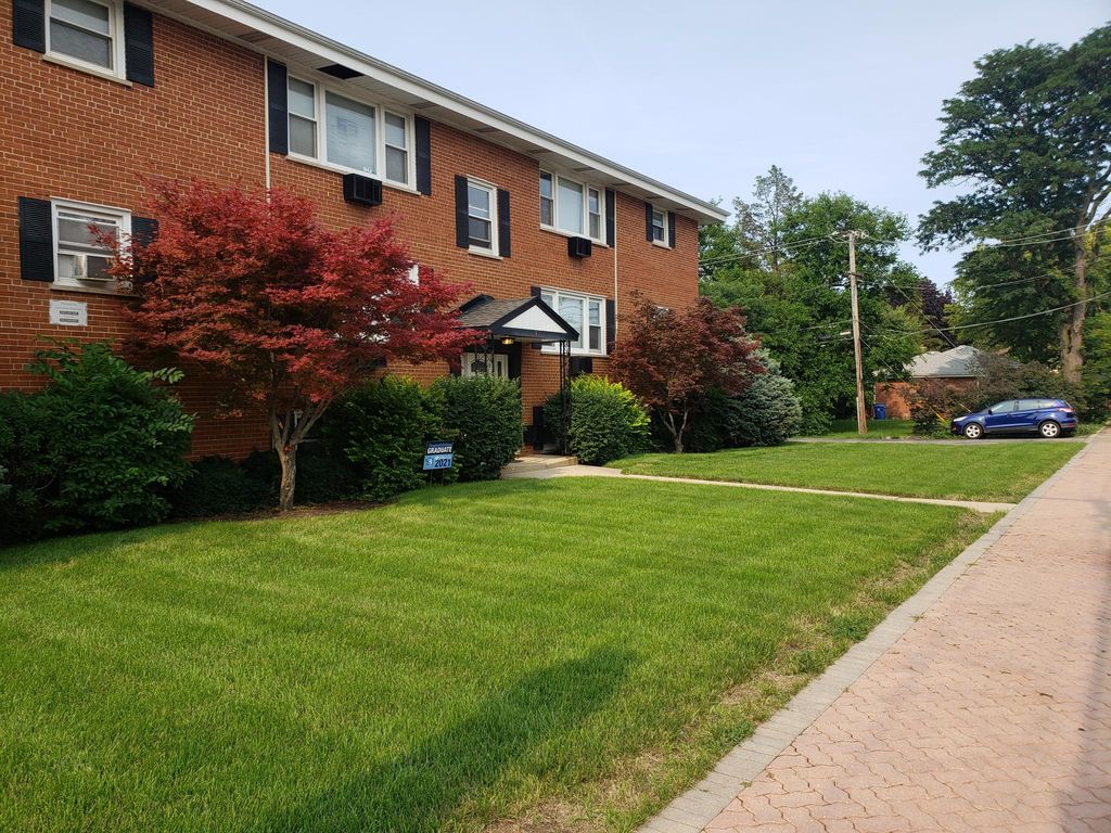 1-3 N Main St, Mount Prospect, IL 60056