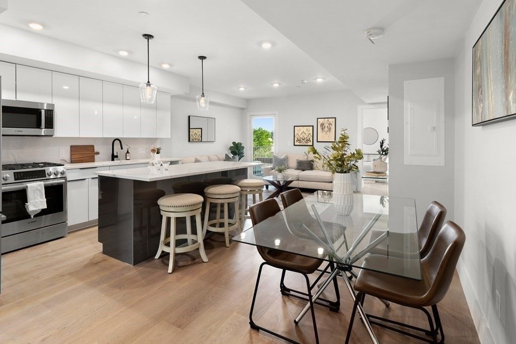 321-325 W Broadway #2, Boston, MA 02127