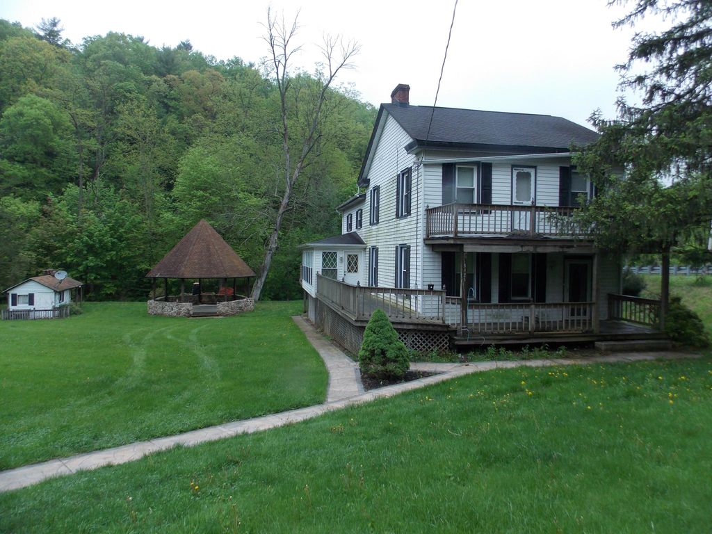 8325 Spring Rd, New Bloomfield, PA 4 Bed, 2.5 Bath SingleFamily Home