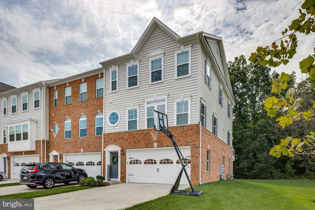 87 Isabelle Ct, Marlton, NJ 08053