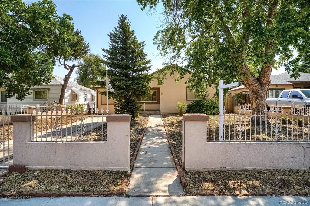 1116 Emporia St, Aurora, CO 80010