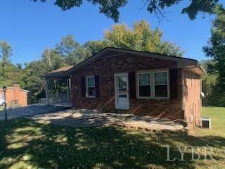 210 Grove St, Hurt, VA 24563
