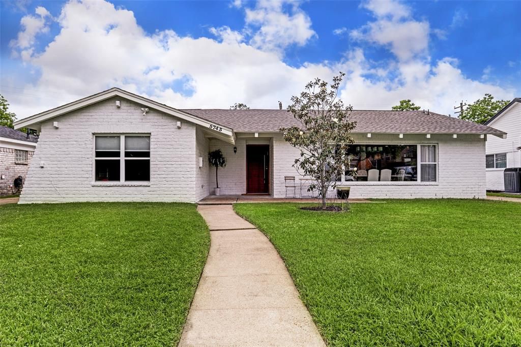 5743 Cheltenham Dr, Houston, TX 77096 4 Bed, 3 Bath SingleFamily