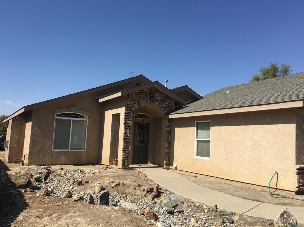 615 12th Ave, Kingsburg, CA - 3 Bed, 2 Bath Single-Family Home | Trulia