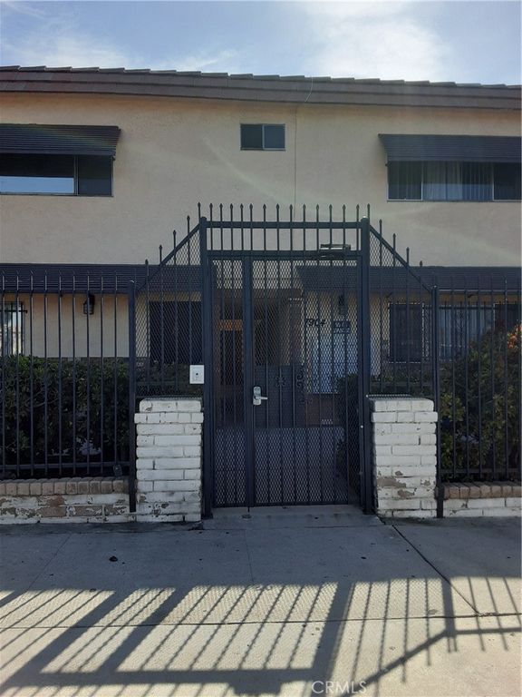 7904 Laurel Canyon Blvd #4, North Hollywood, CA 91605