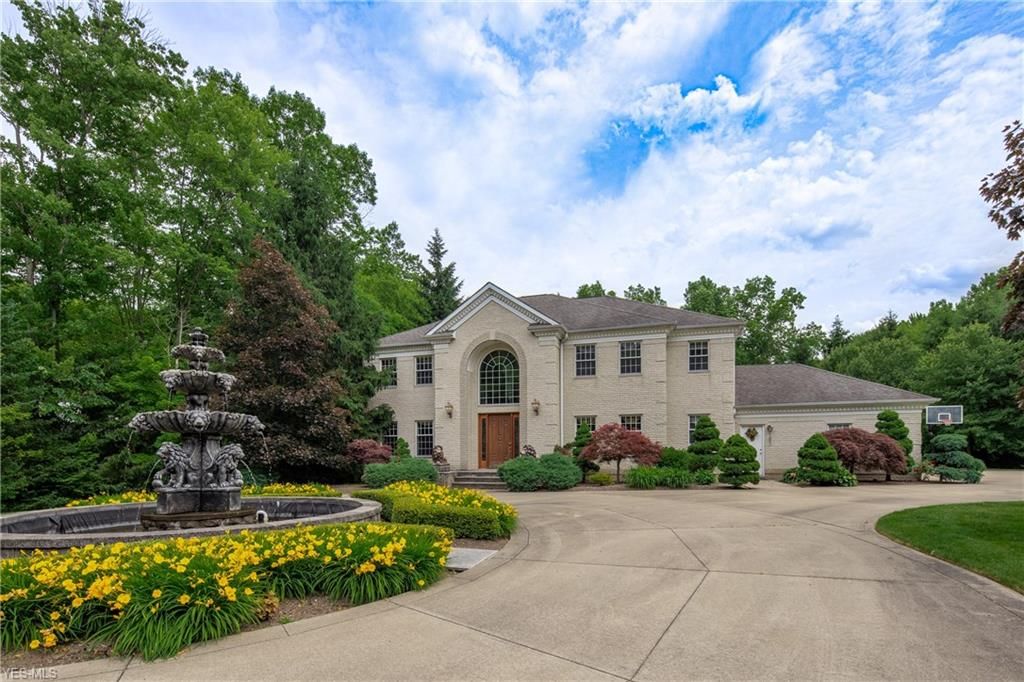 6788 Gates Mills Blvd, Gates Mills, OH 5 Bed, 5 Bath SingleFamily