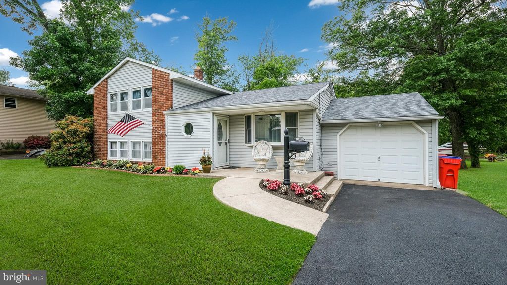 1068 Gorson Dr, Warminster, PA 18974 See Est. Value, Schools & More