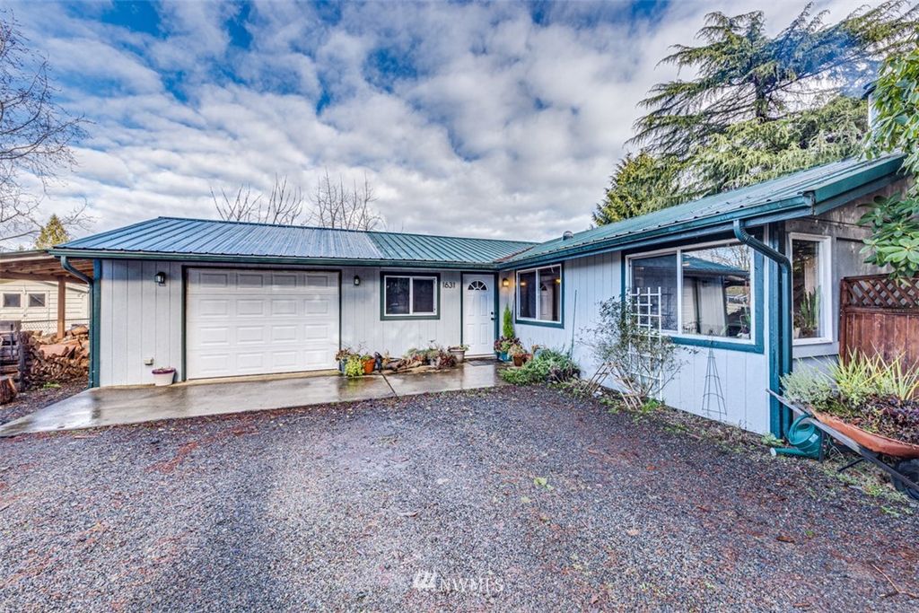 1631 Sutherland St, Forks, WA 98331