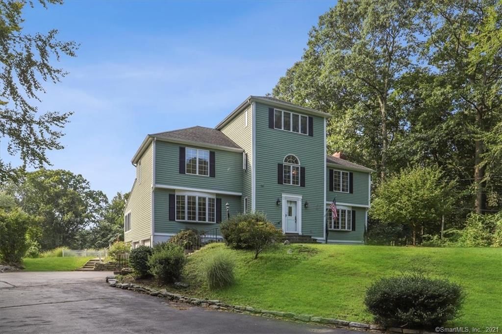 6 Leada Woods Rd, Old Saybrook, CT 06475