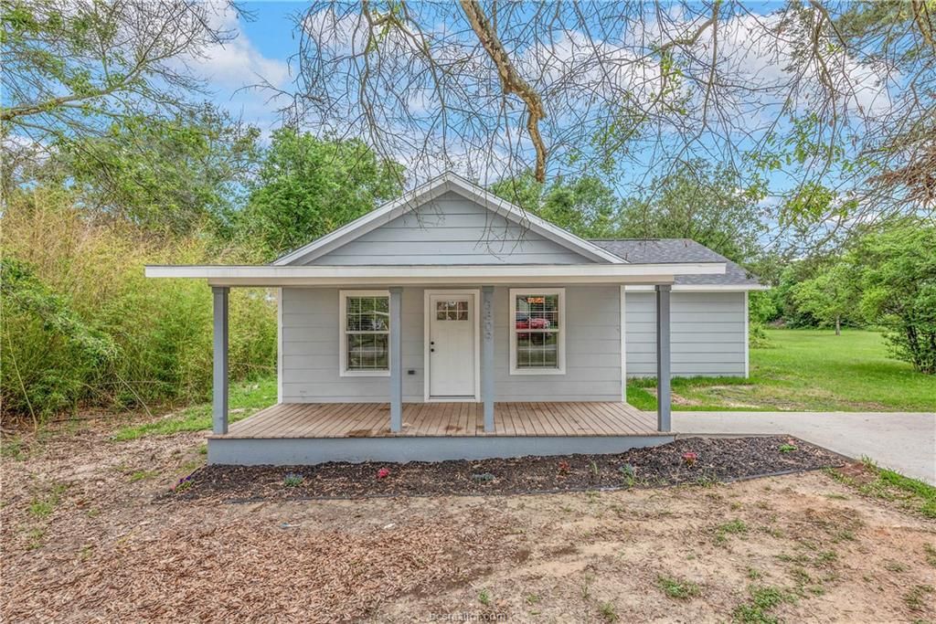 3809 Elaine Dr, Bryan, TX 77808