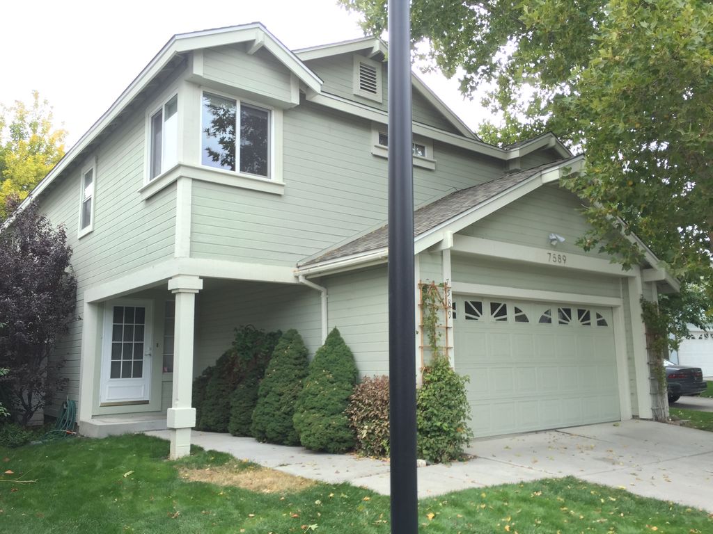 7589 Lighthouse Ln, Reno, NV 89511
