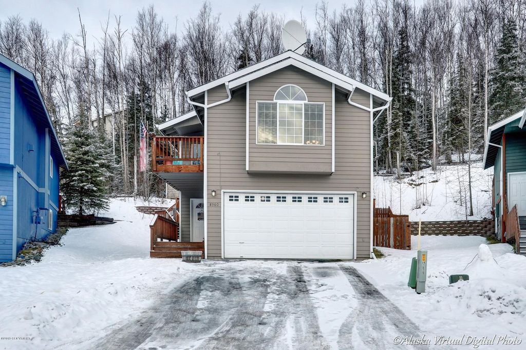 8960 Meadow Park Cir, Eagle River, AK 99577