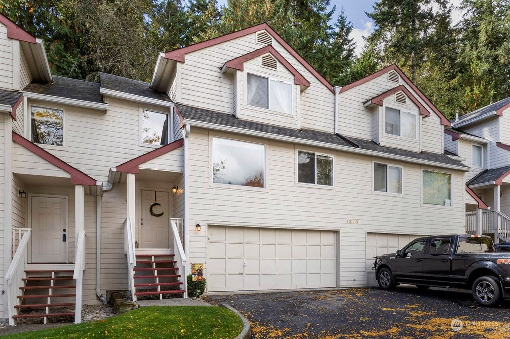 1313 NW Slate Lane #102, Silverdale, WA 98383