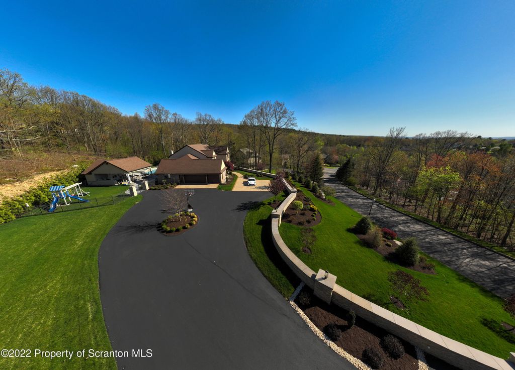 129 Glenmaura Dr, Moosic, PA 18507 Trulia