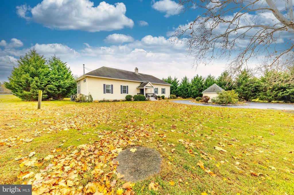 17 Pointers Auburn Rd, Swedesboro, NJ 08085