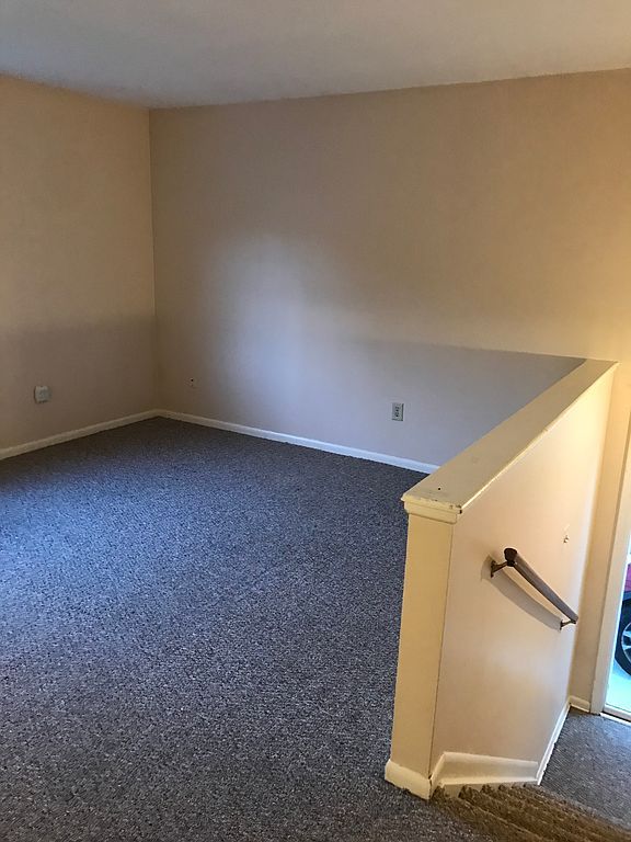 581 N Hagadorn Rd, East Lansing, MI 48823