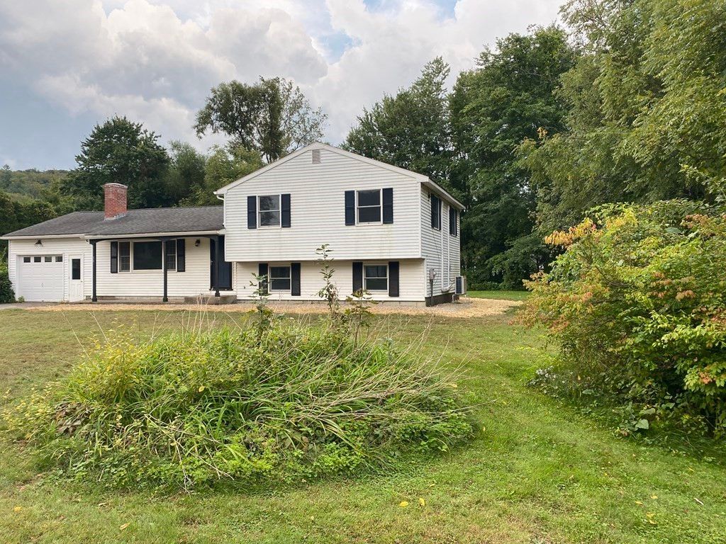 34 Hillside Rd, South Deerfield, MA 01373