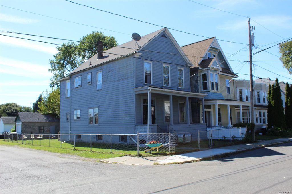23 Aiken Ave, Rensselaer, NY 12144