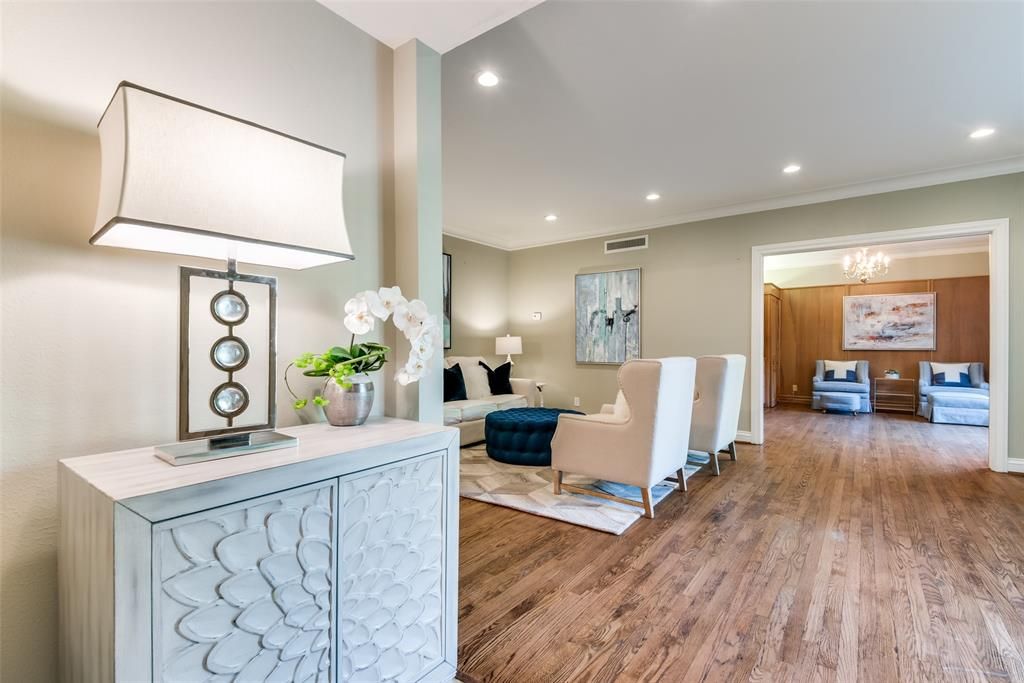 6148 Averill Way #107E, Dallas, TX 75225