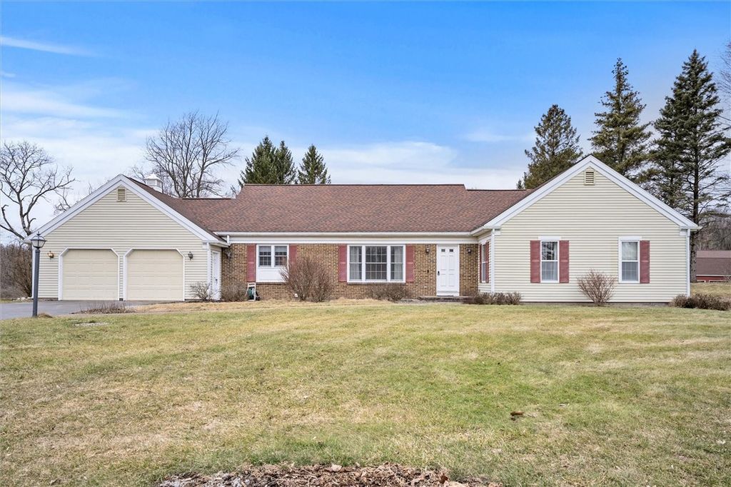 7254 Dryer Rd, Victor, NY 14564